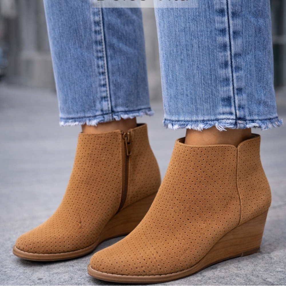 Dolce Vita‎ Perforated Tan Wedge Ankle Boots
